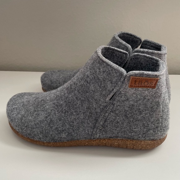 Taos Good Wool Ankle Booties Boots Womens 40 9 9.5 Gray Fall Winter Shoe Slip on - Picture 3 of 12